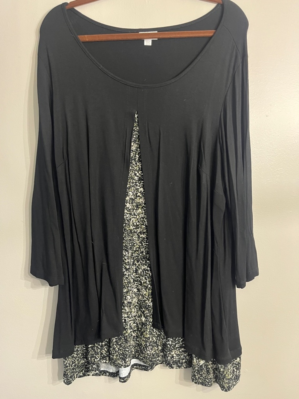 Avenue Black Open-Front Tunic with Printed Inner Hem